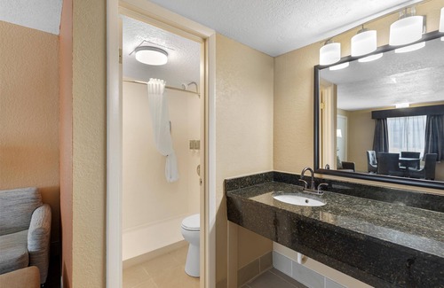 Titusville Hotel | Best Western Space Shuttle Inn