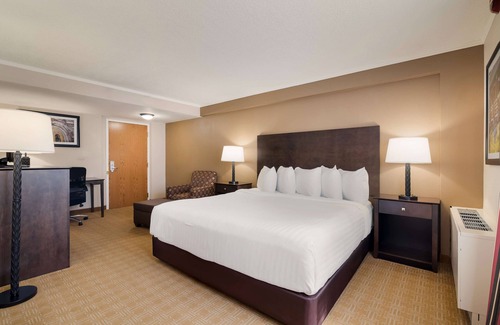 Canton Hotel | Best Western University Inn
