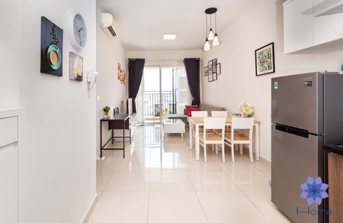 Tan Binh Apartment | Big balcony 2Brs Apt w/Free Gym & Pool