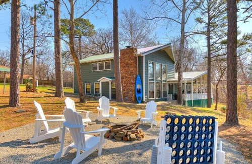 Hoyt House | Big Discount for Sandy Waterfront beach Home 3/3 w/Hot Tub firepit zipline pond