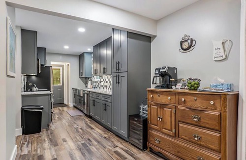 Canadian Lakes House | Big Red! Modern clubhouse with Hot Tub! Walking distance to Castle - 4 bedrooms