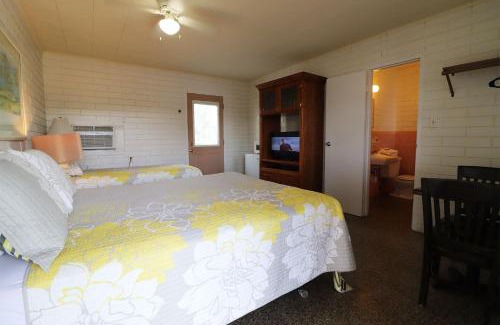 Astor Hotel | Big River Marina & Lodge