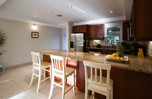 The Bight House | Bijou! Sophistication and comfort in Turtle Cove