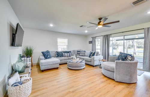 Inverness House | Bikes, Kayak and Dock Lakefront Inverness Retreat