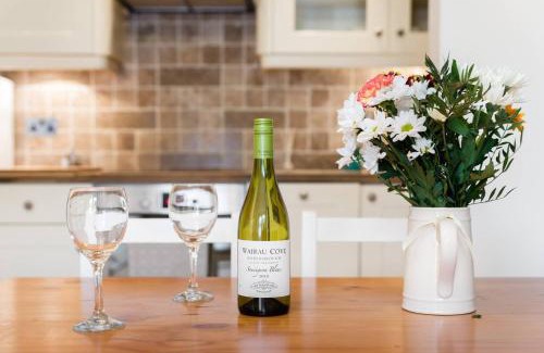 West Harrow Apartment | Bikki Apartments - 2 Bedroom