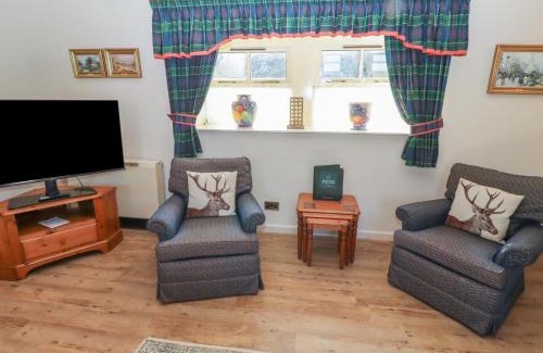 Akeld House | Bizzie Lizzie