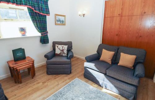 Akeld House | Bizzie Lizzie