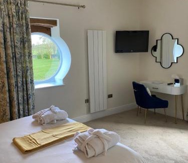Glasbury House | Black Mountain Lodge