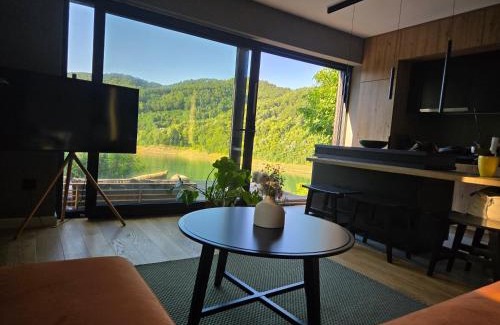 Central Serbia Ski Chalet | Blackberry Cabin lakeside escape