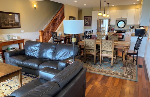 Seaside House | Blakely Prom House - Prime Oceanfront Location - On Promenade