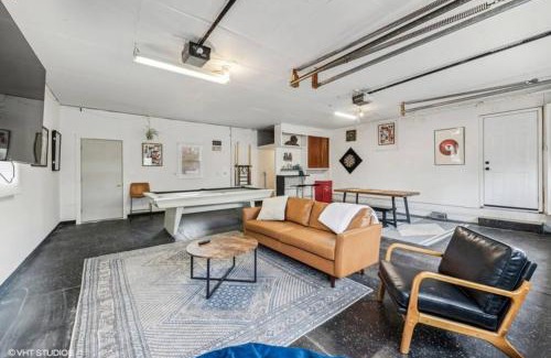 New Buffalo House | Blocks to Town, Game Room, Firepit, Huge Backyard
