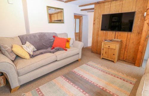 Fraddon House | Blue Anchor