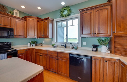Shipshewana House | Blue Birds Perch: Stunning Home on Private Hilltop