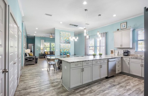 Crystal Beach House | Blue Coconut: Private Pool, 6-Seater Golf Cart, Steps to Beach