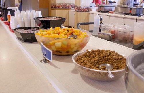 Shipshewana Hotel | Blue Gate Garden Inn