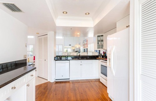 Mid Island Condo | Blue Lagoon Estate