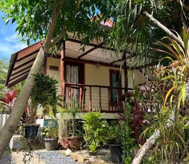 Nuea Khlong House | Blue Sky Bungalow