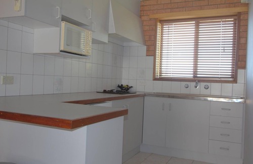 Warrnambool Hotel | Blue Whale Motor Inn & Apartments