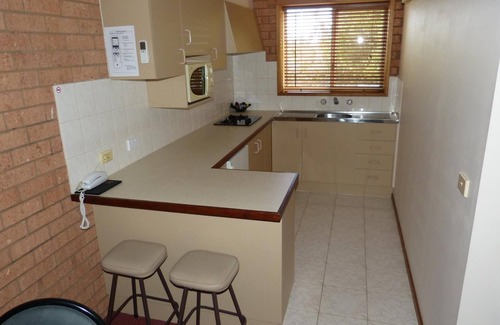 Warrnambool Hotel | Blue Whale Motor Inn & Apartments