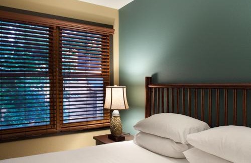 Lake Delton Cabin | Bluegreen Vacations Christmas Mountain Village, an Ascend Collection Resort