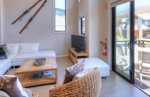Thredbo Ski Chalet | Blues Air 2