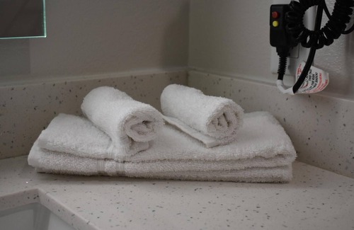 North Shore Hotel | Bluestar Inn