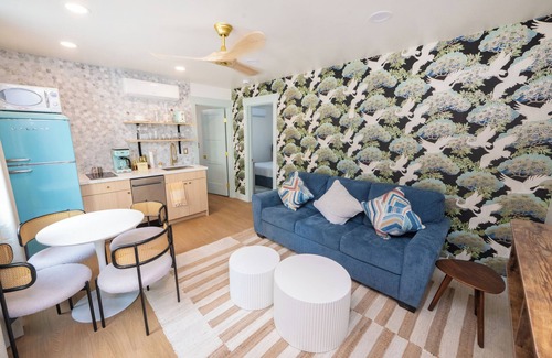 Mission Beach Hotel | Boardwalk Hotel: Bikes, Boards & Beach Gear Included