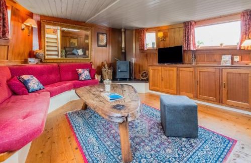 Kerkdriel Boat Rental | Boat Bliss on the Zandmeren Lake