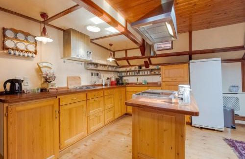 Kerkdriel Boat Rental | Boat Bliss on the Zandmeren Lake