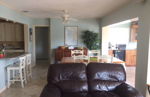 Memphis House | Boat Lover's, Spacious 4/3.5 waterfront saltwater canal home with dock and pool!
