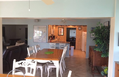 Memphis House | Boat Lover's, Spacious 4/3.5 waterfront saltwater canal home with dock and pool!