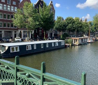 Nieuwmarkt en Lastage Boat Rental | Boat no Breakfast