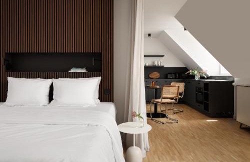Neuschwabing Apartment | Bob W Munich Schwabing