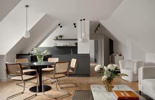 Neuschwabing Apartment | Bob W Munich Schwabing