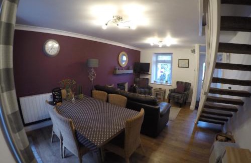 Nefyn House | Bodeinion