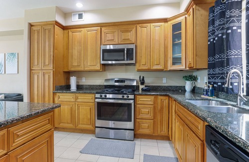 Lincoln Acres House | Boho 4Bedroom Family Townhome (10 min to SD Zoo)