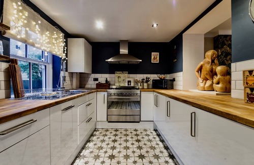 Glasgow Westend House | Boho West End Townhouse 6 Bed 6 Bath Sleeps 10