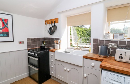 Kingston St Mary Cottage | BOO COTTAGE, with open fire in Taunton