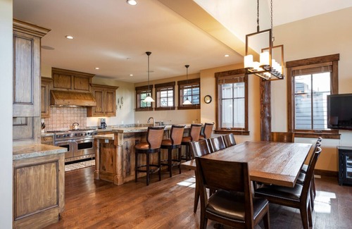 North Park City Cottage | Book a Summer Getaway Today! Silver Star #14 - Ski Cottage! Private Hot Tub! 5 Minutes to Main St!