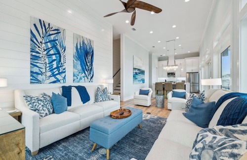 Port St. Joe House | Book for Fall! Across from the Beach! Dogs Allowed! Private Pool! Pool Table!