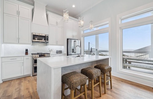 Port St. Joe House | Book for Fall! Across from the Beach! Dogs Allowed! Private Pool! Pool Table!
