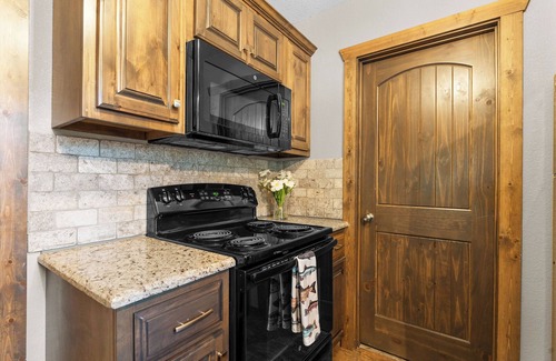 Indian Point Cabin | Book today! Private lake cabin with lake access!