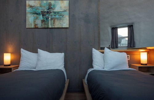 Fairbanks Hotel | Borealis Basecamp