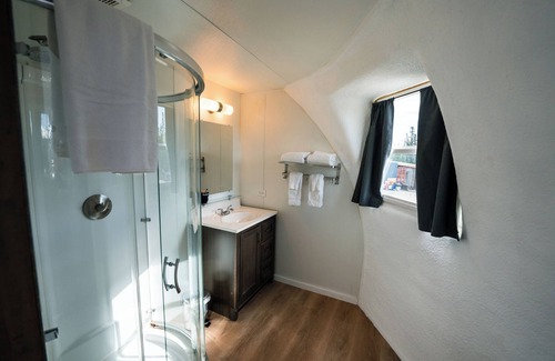 Fairbanks Hotel | Borealis Basecamp