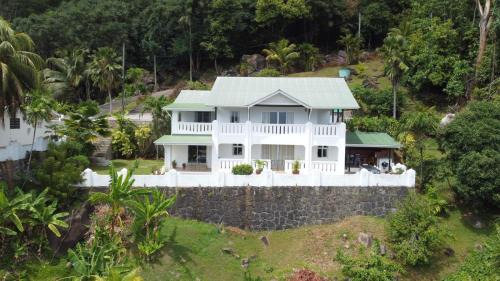 Beau Vallon Villa | Bottle Palm Villa