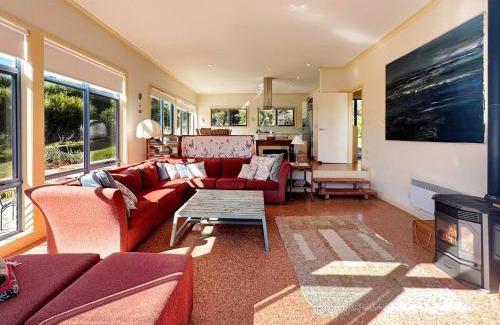 Falmouth House | Boutara Holiday House
