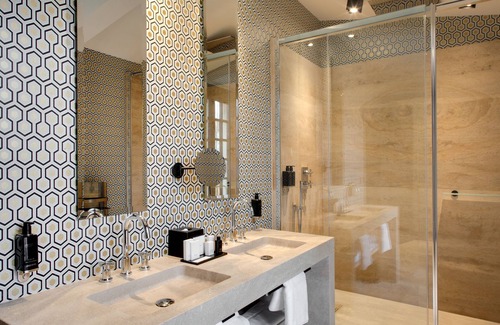 Aigues-Mortes Medieval City Hotel | Boutique Hôtel des Remparts