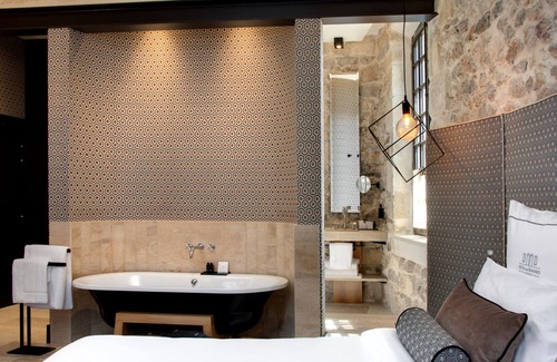 Aigues-Mortes Medieval City Hotel | Boutique Hôtel des Remparts