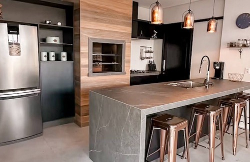 Foz do Iguacu House | Cozy house with pool and hot tub.