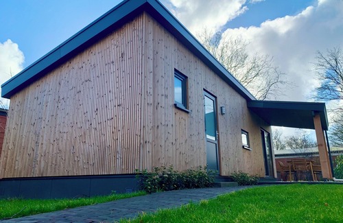 Sint Maartensvlotbrug House | Brand new and luxurious chalet with cosy veranda. Spacious and modern for 5 persons.